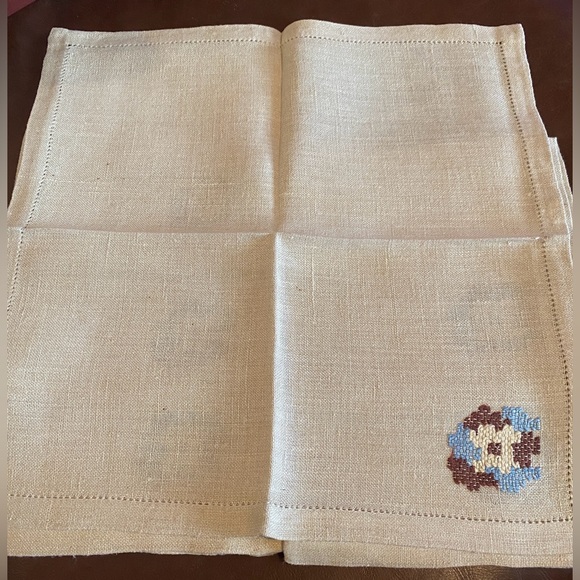 Vintage Embroidery Linen Napkins Receive 6 - Picture 2 of 5